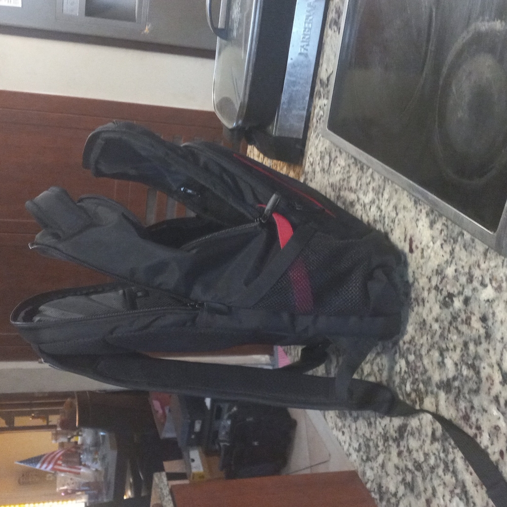 Back pack - Picture 3 of 4